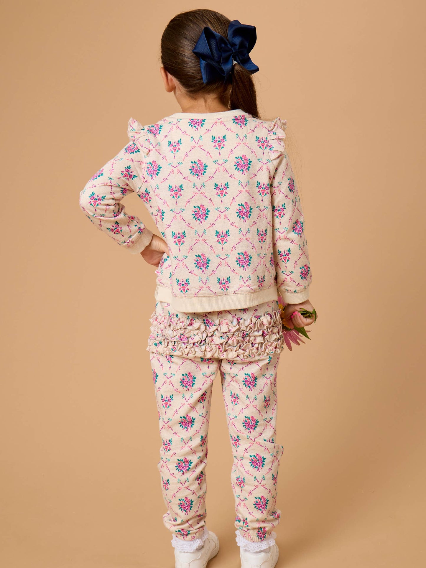 Toddler Girls Heather Oatmeal Bouquets Flutter Sweatshirt Jogger Set with Signature Rear Ruffles