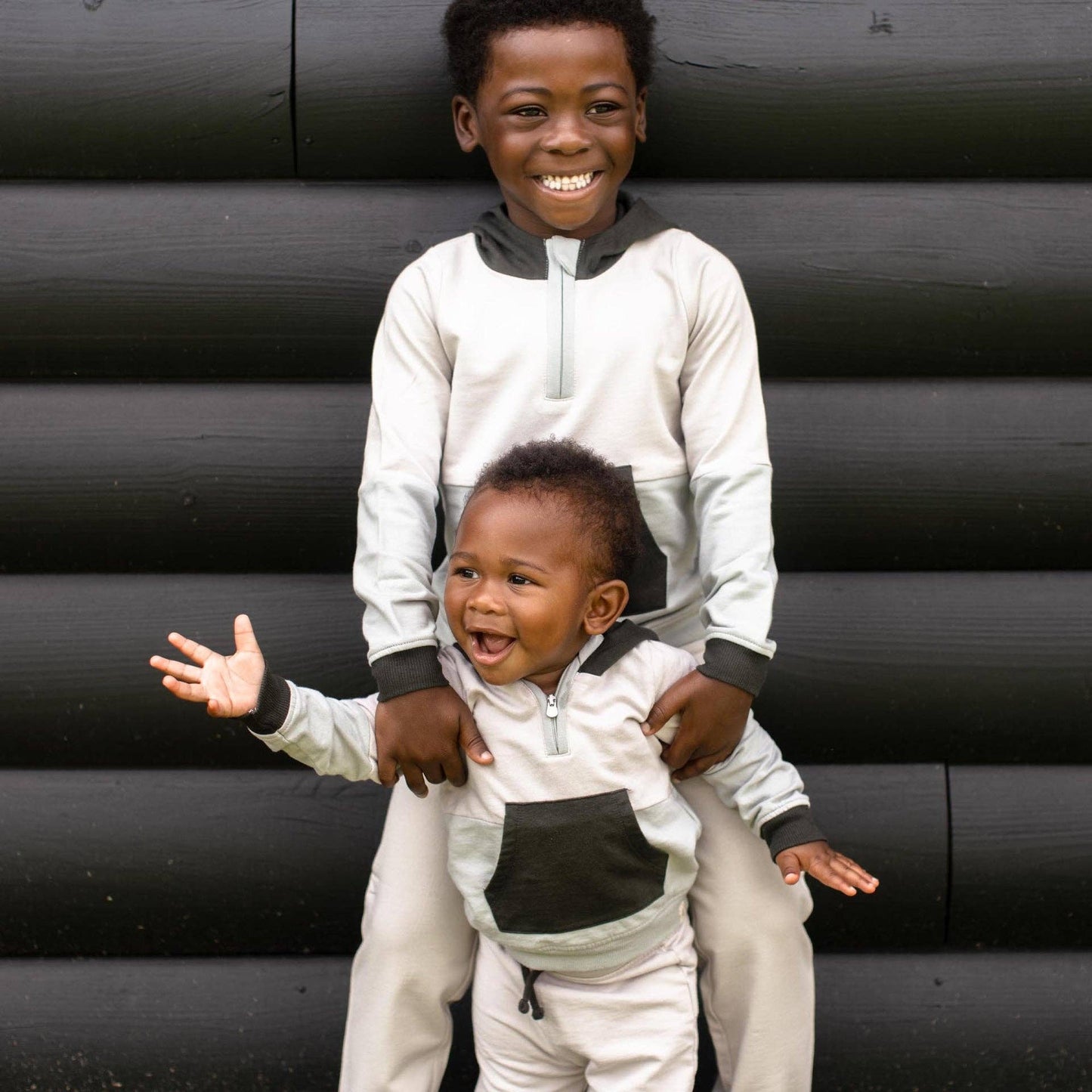 Color Blocked Sweatshirt & Pants Set - Bobcat