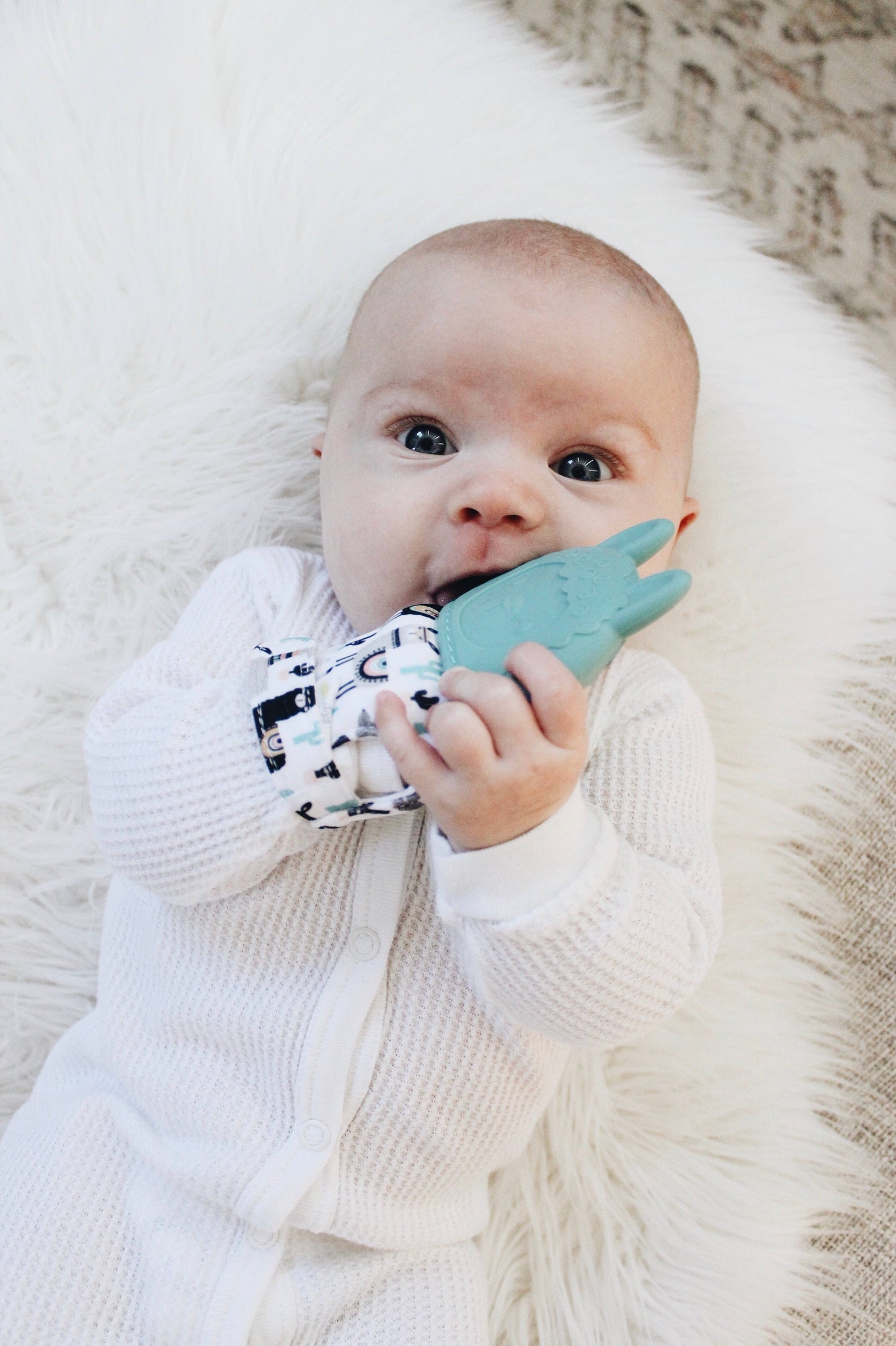 Itzy Ritzy Silicone Teething Mitt